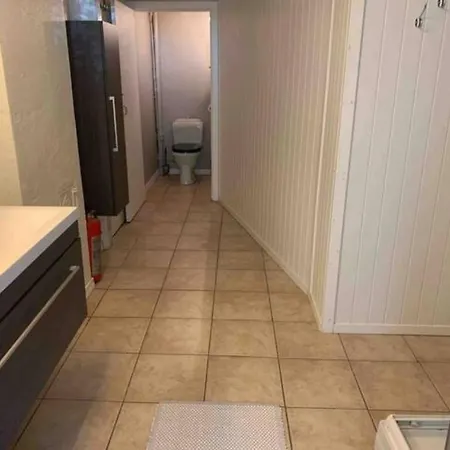 Hybel I Naerheten Av Dyreparken/hamresanden Apartmán